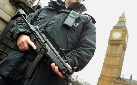 Uzbrojone patrole pojawią się na ulicach Londynu