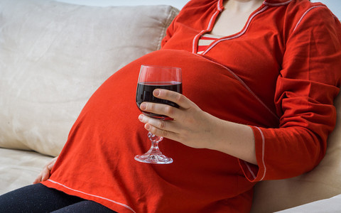 Co piąte dziecko w UK rodzi się z płodowym syndromem alkoholowym 