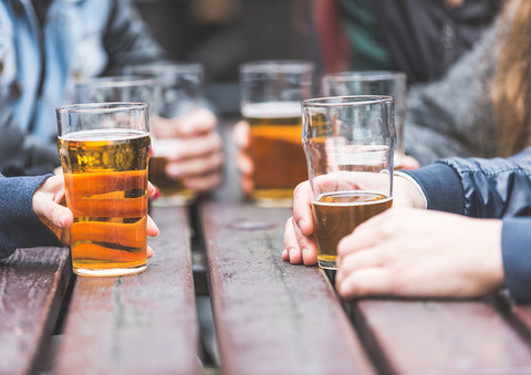 Ekspert: "Już jedno piwo może spowodować przekroczenie limitu trzeźwości"