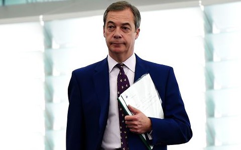 Nigel Farage ochodzi z UKIP przez "obsesję partii na temat islamu"