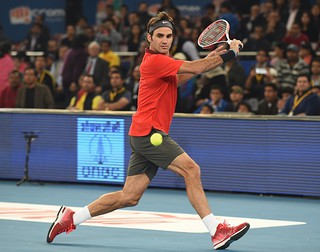 Federer pokonał Wawrinkę w charytatywnym "Meczu dla Afryki"