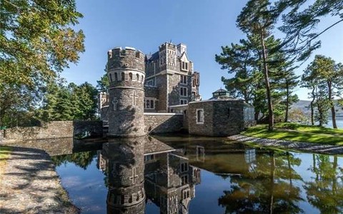 Malowniczy zamek w Kerry do kupienia za 4,5 mln EUR