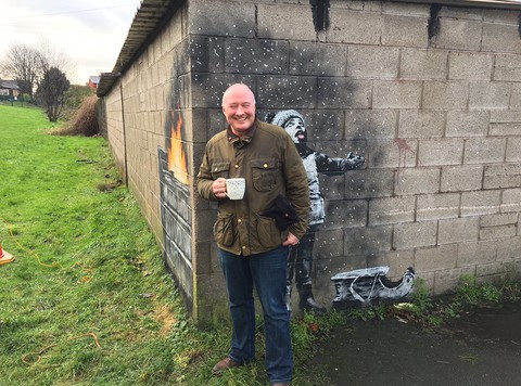 Banksy potwierdza, że jest autorem muralu w Walii