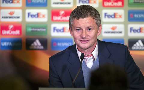 Welsh debut of Manchester United coach