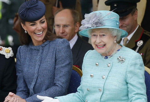 Queen Elizabeth Reportedly Used to Think That Kate Middleton Didn't "Do Enough"