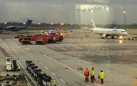 Zamknięte lotnisko w Hanowerze. Na płytę wtargnęło auto z polską rejestracją