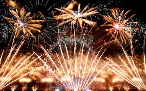 Londyn: Ponad 100 tys. ludzi powitało Nowy Rok