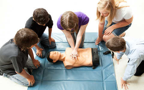 Brytyjskie szkoły będą uczyć dzieci zasad udzielania pierwszej pomocy
