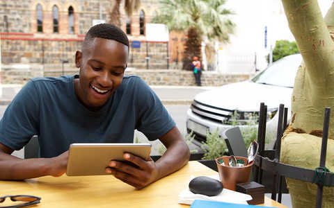 Internet, smartfony i rozrywka na żądanie coraz popularniejsze w Afryce