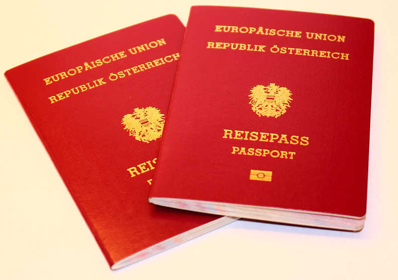 Podwójne obywatelstwo dla Austriaków w UK w razie "twardego" Brexitu
