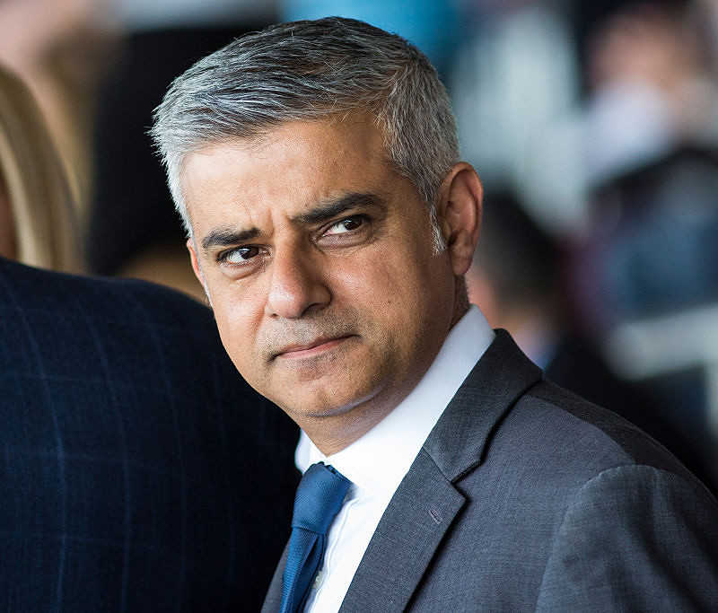 Burmistrz Londynu wzywa do zwolnienia Europejczyków z opłat za "settled status"