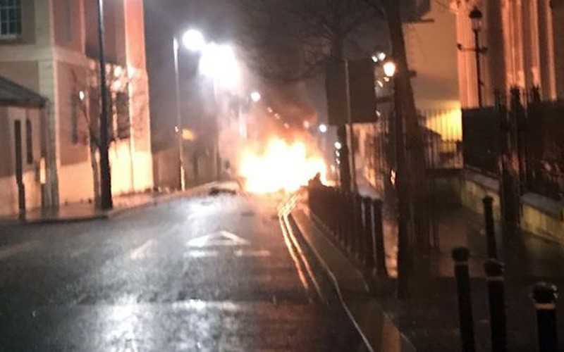 Irlandia Płn.: Policja podejrzewa, że wybuchł samochód pułapka