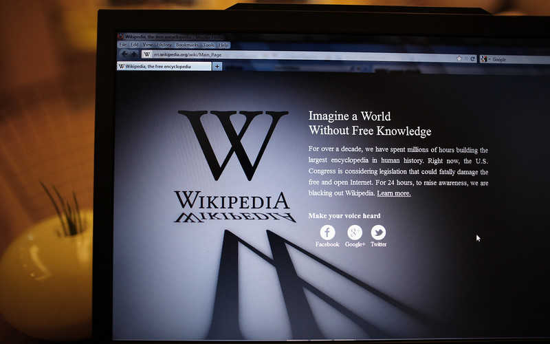 Wikipedysta: "Wrogie przejęcie" Wikipedii na razie nam nie grozi