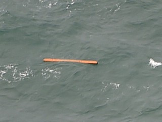 Znaleziono szczątki samolotu AirAsia. Z morza wyłowiono ponad 40 ciał
