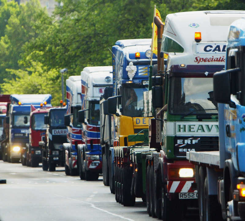Mandaty za firankę w oknach ciężarówek w UK?