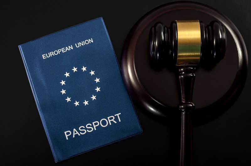 KE ostrzega, że "złote" paszporty i wizy mogą wykorzystywać przestępcy
