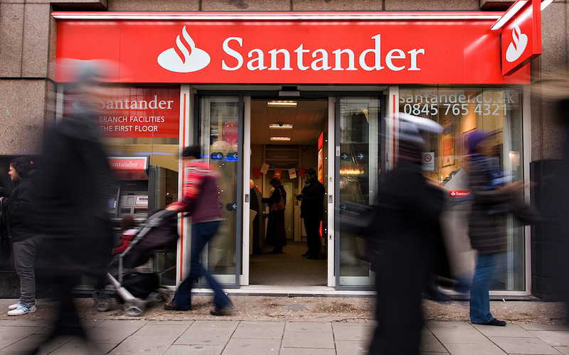 Bank Santander zamyka w UK 140 oddziałów 