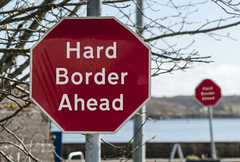 Czy granica z Irlandią Północną będzie chroniona przez policję i wojsko? 