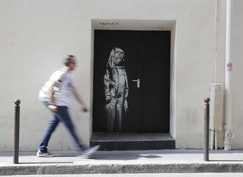 Skradziono drzwi klubu Bataclan. Był na nich Banksy