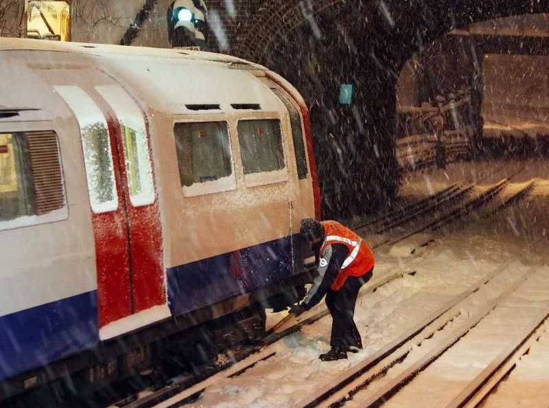 Pracownicy metra przygotowani na opady śniegu w Londynie