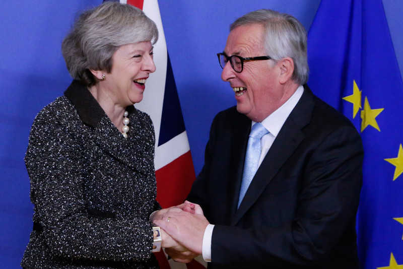 Ważą się losy Brexitu: May spotka się z szefem KE 