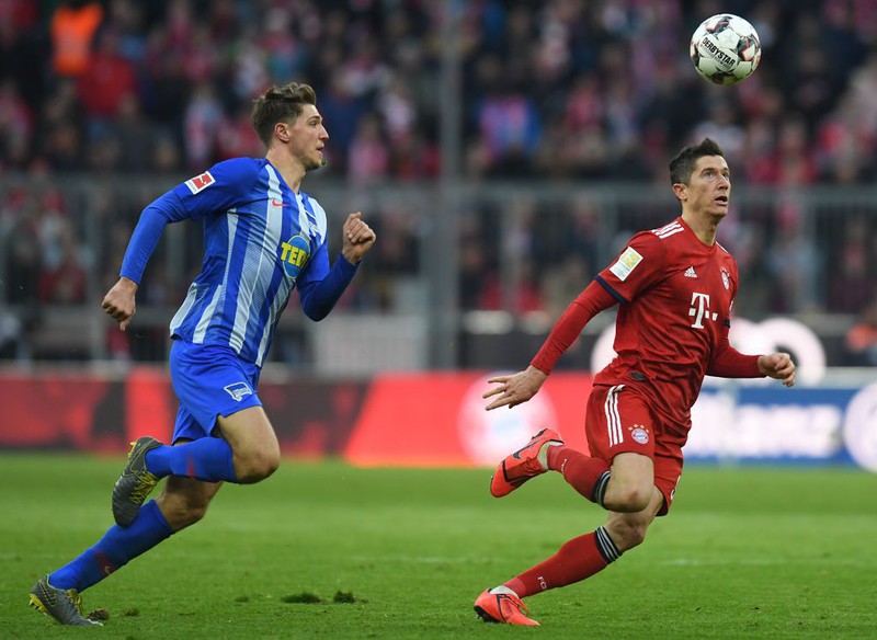Coman forced off with hamstring tear as Bayern hold on to beat Hertha
