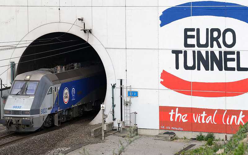 Brexit: "Sekretne" umowy promowe. Rząd zapłaci Eurotunelowi £33 mln