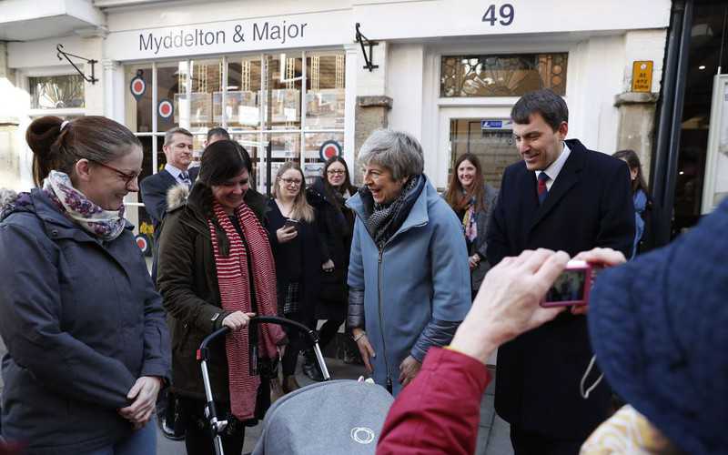 Premier May odwiedziła Salisbury w rocznicę ataku na Skripala 