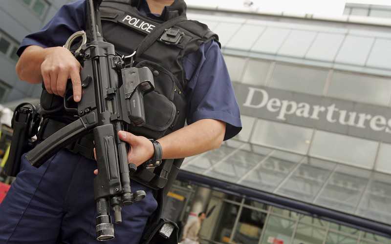 Londyn: Trzy bomby na lotniskach i dworcu Waterloo