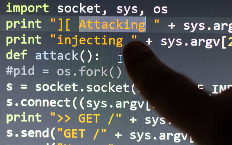 Brytyjski szef MSZ przedstawił "doktrynę odstraszania" przeciw cyberatakom 