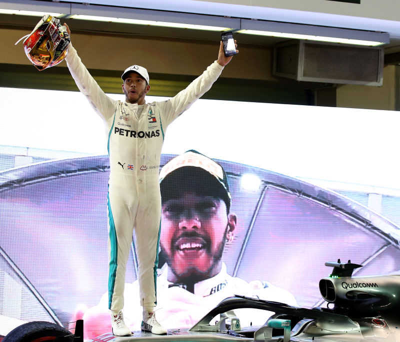 Hamilton warns Mercedes against going 'over the edge' to catch Ferrari