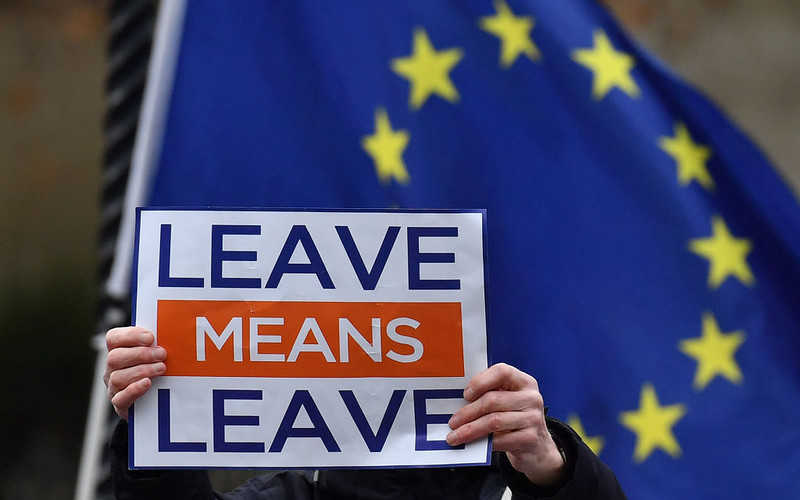 Coraz więcej Brytyjczyków chce Brexitu bez umowy