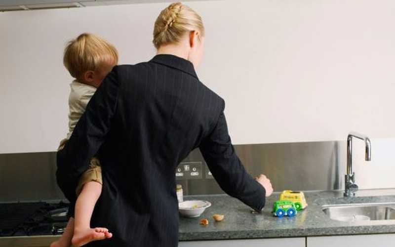 Naukowcy: Za otyłość dzieci w UK winę ponoszą pracujące mamy