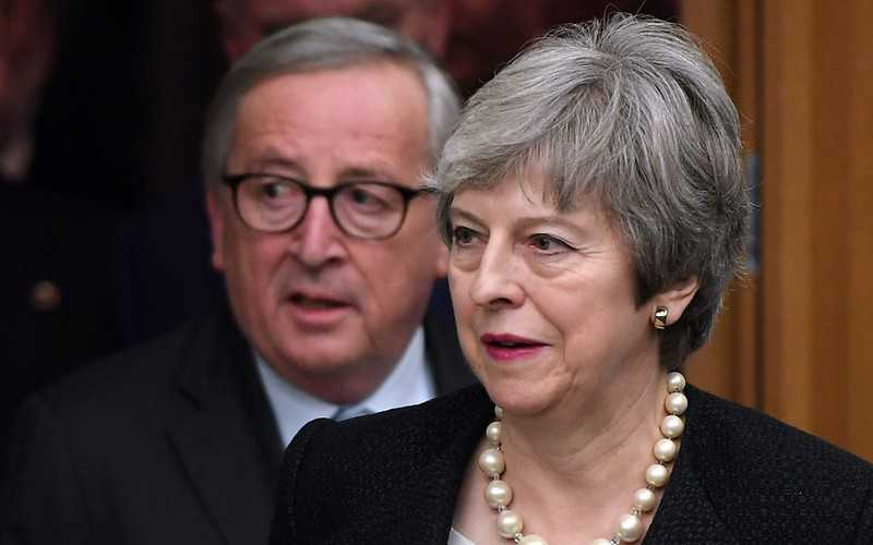 Juncker i May: Porozumieliśmy się ws. gwarancji dot. Brexitu 