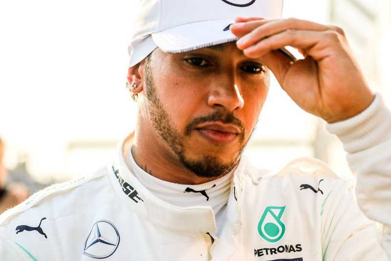 Formuła 1: Hamilton wygrał kwalifikacje w Melbourne, Kubica ostatni 