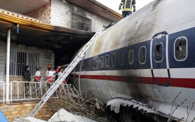 Iran: Samolot zapalił się przy lądowaniu. Ewakuowano 100 osób