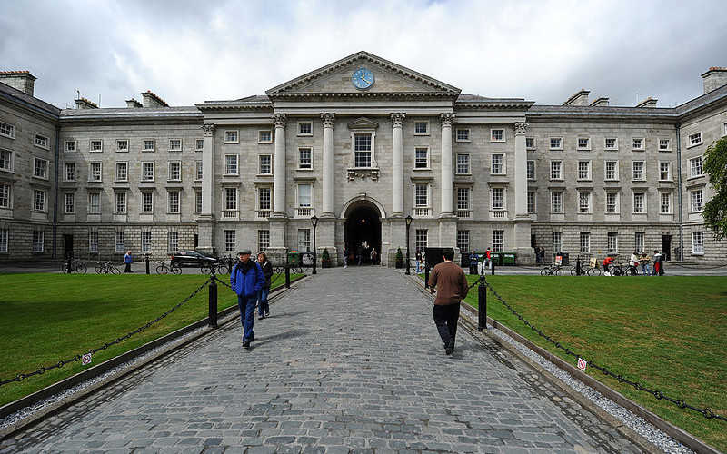 Irlandia z najwyższymi opłatami za studia po Brexicie