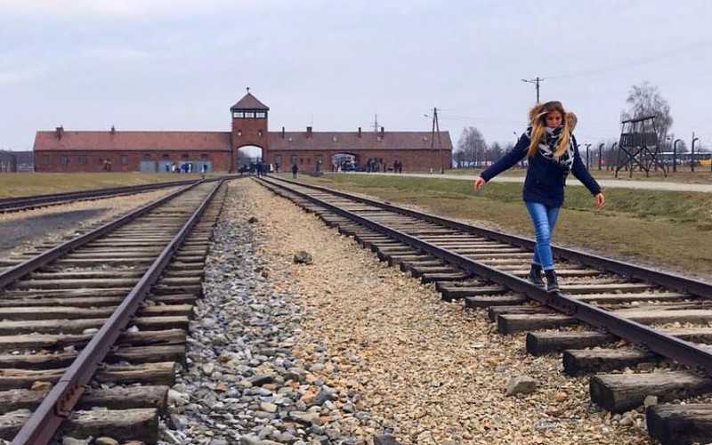 The Auschwitz Museum appeals to visitors to respect the memory of the victims