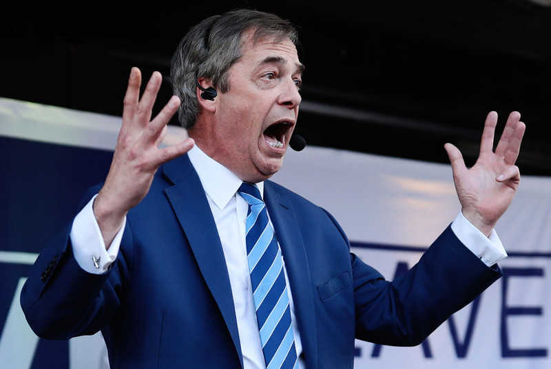 Farage domaga się bezumownego wyjścia z UE