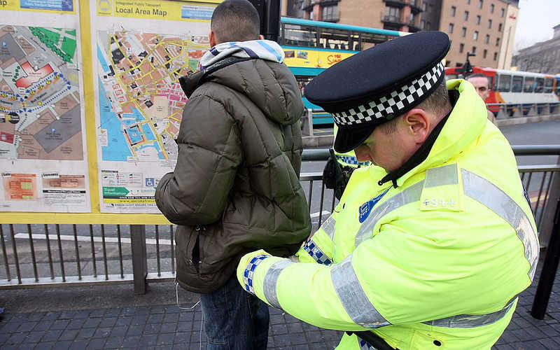 Fala nożowników w UK: Policja może już przeszukać każdego