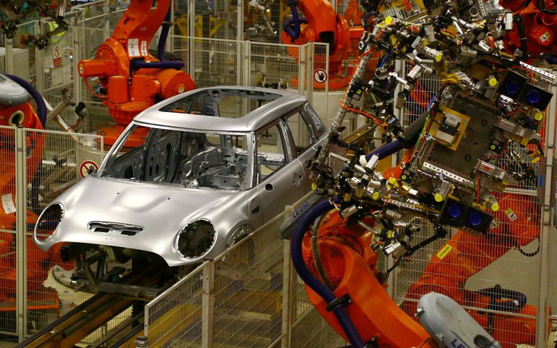 BMW's UK MINI plant shuts down for 4 weeks
