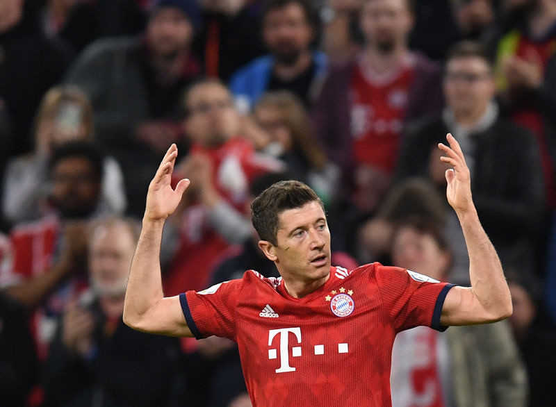 Dwa gole Lewandowskiego, wymęczony awans Bayernu 