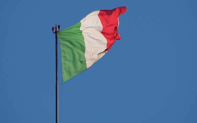 Włochy: Matka i ojciec zamiast rodzice w dowodzie niepełnoletnich