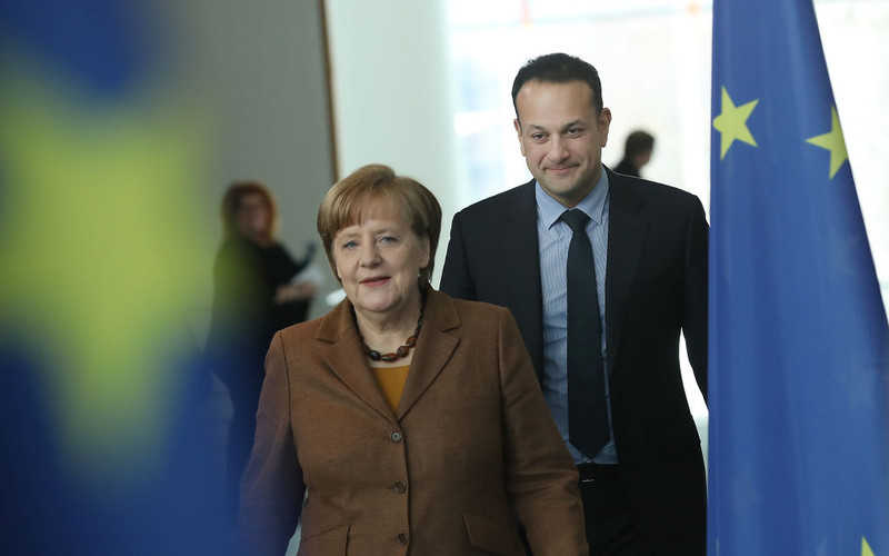 Brexit: Angela Merkel says Germany 'will stand' with Ireland