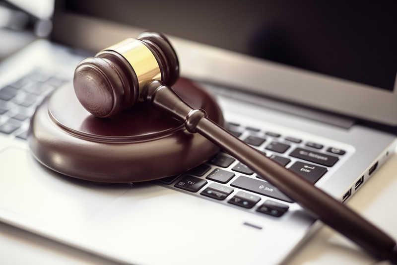Projekt kar za nielegalne treści na platformach internetowych