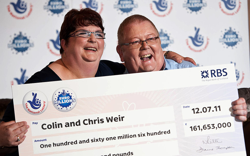 Couple who won £160,000,000 Euromillions jackpot are getting divorced