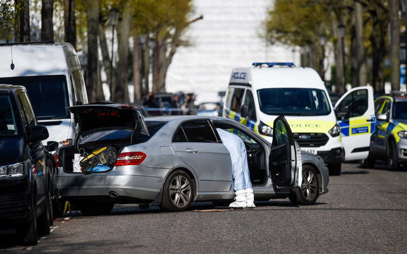 Londyn: Mężczyzna staranował auto ambasadora Ukrainy. Padły strzały