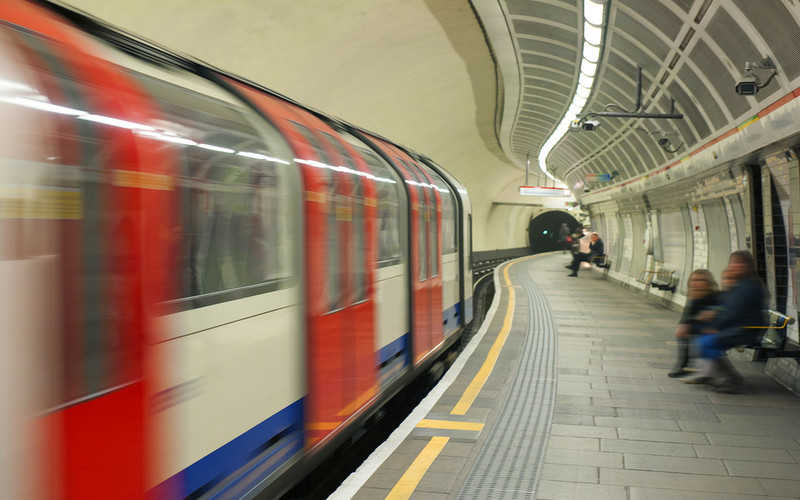 Wielkanoc w Londynie: Jak będą kursowały autobusy, pociągi i metro?