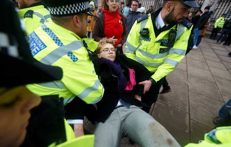 Protesty w Londynie: 113 aresztowanych. Dzisiaj kolejne blokady