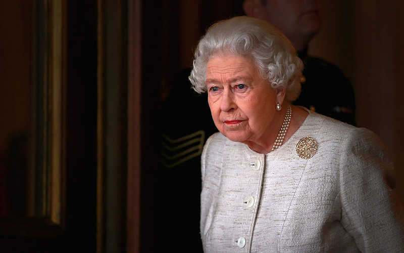 Queen 'deeply saddened' by Notre Dame fire